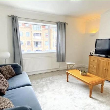 4 Bedroom Property Which Sleeps 8 Very Close To The Harry Potter Studio And Watford Junction Watford (Hertfordshire) Exterior foto