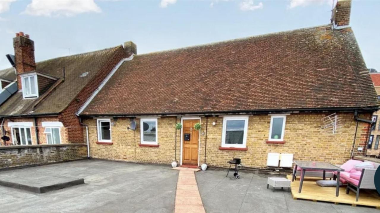 4 Bedroom Property Which Sleeps 8 Very Close To The Harry Potter Studio And Watford Junction Watford (Hertfordshire) Exterior foto
